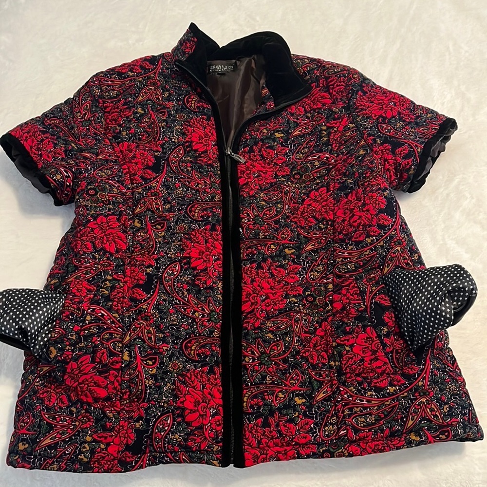 Beautiful short sleeve jacket from Korea